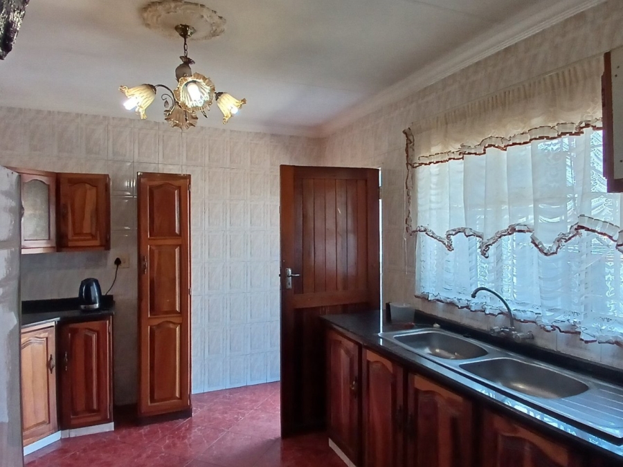 5 Bedroom Property for Sale in Reigerpark Gauteng