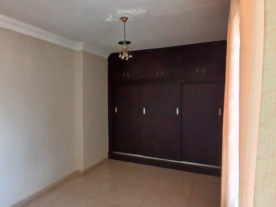 5 Bedroom Property for Sale in Reigerpark Gauteng