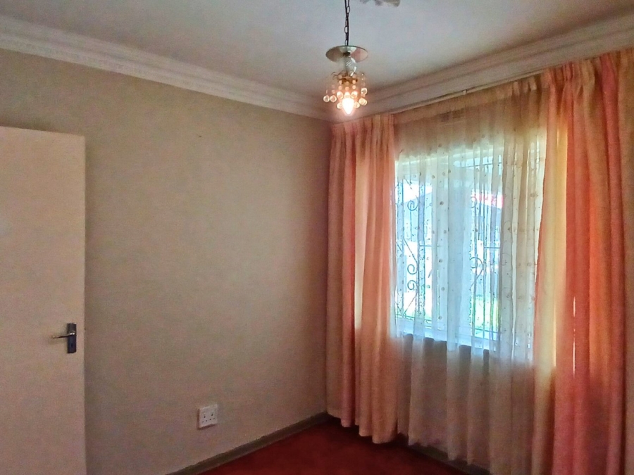 5 Bedroom Property for Sale in Reigerpark Gauteng