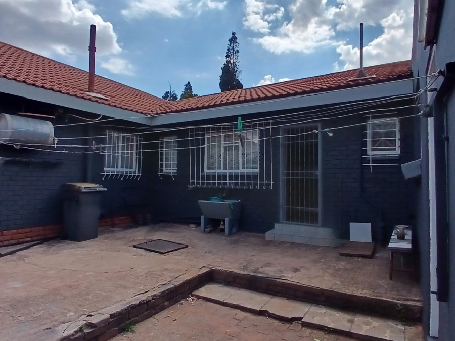 5 Bedroom Property for Sale in Reigerpark Gauteng