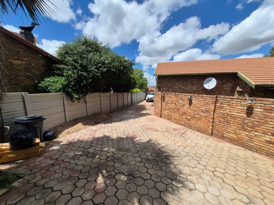 3 Bedroom Property for Sale in The Reeds Gauteng