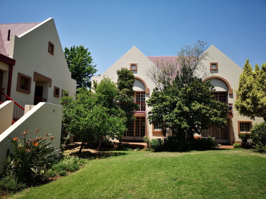 2 Bedroom Property for Sale in Noordwyk Gauteng