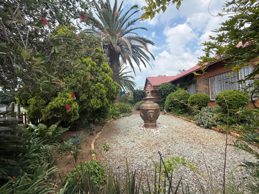 5 Bedroom Property for Sale in Elspark Gauteng