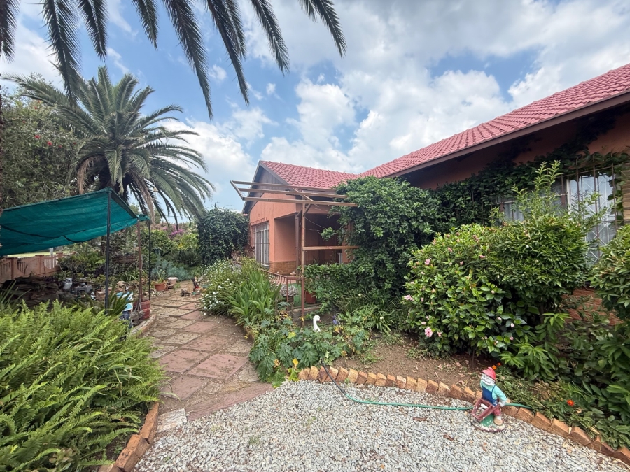 5 Bedroom Property for Sale in Elspark Gauteng