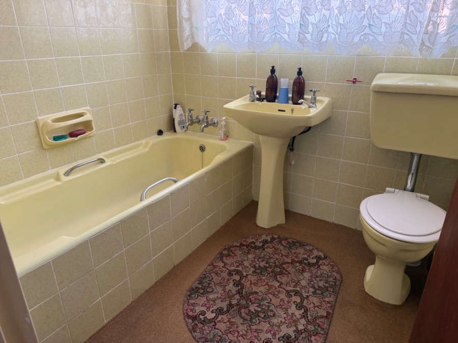 5 Bedroom Property for Sale in Elspark Gauteng