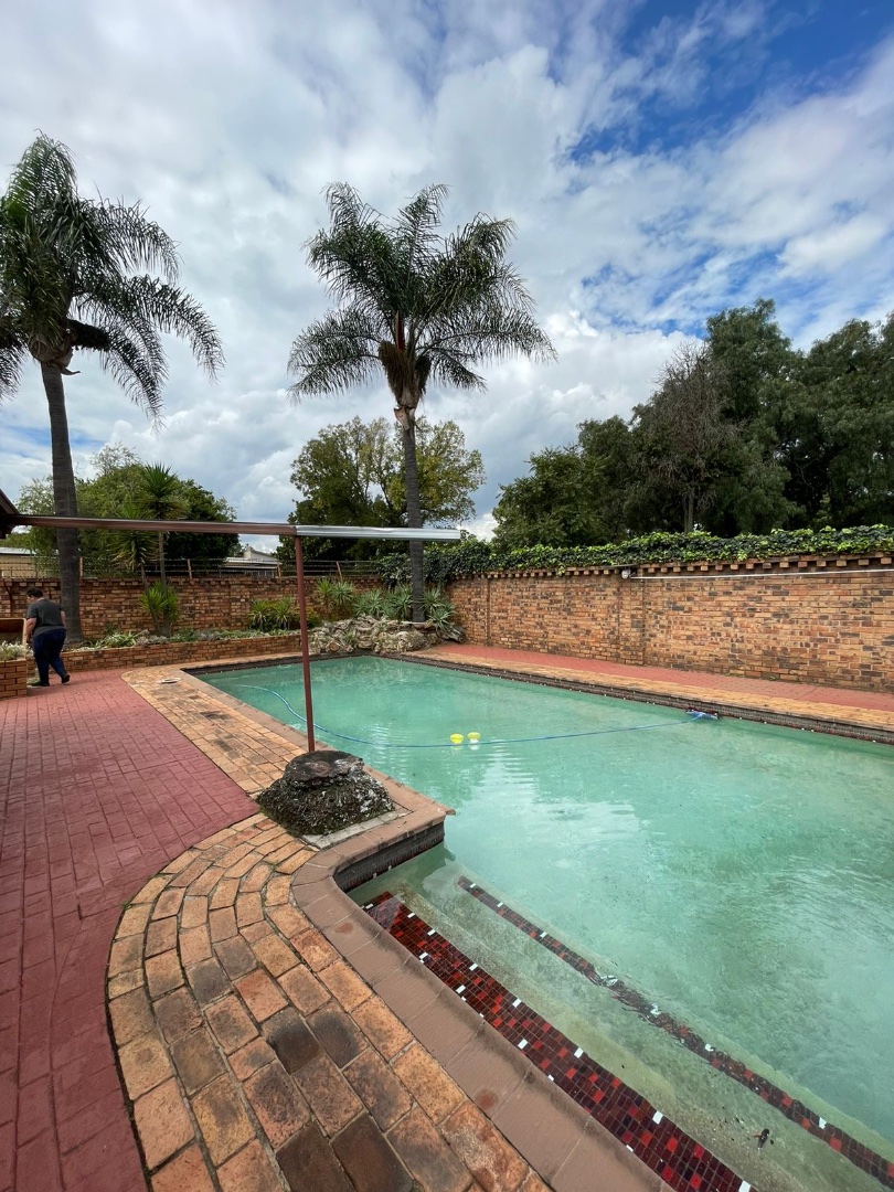 5 Bedroom Property for Sale in Elspark Gauteng