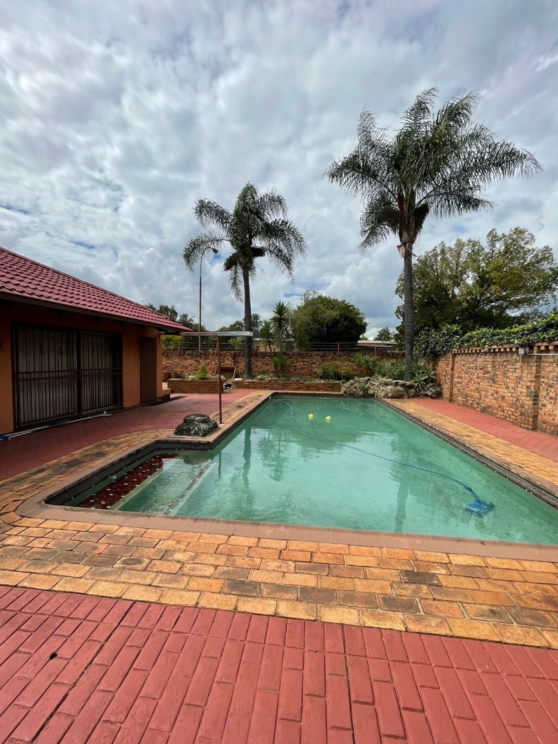 5 Bedroom Property for Sale in Elspark Gauteng