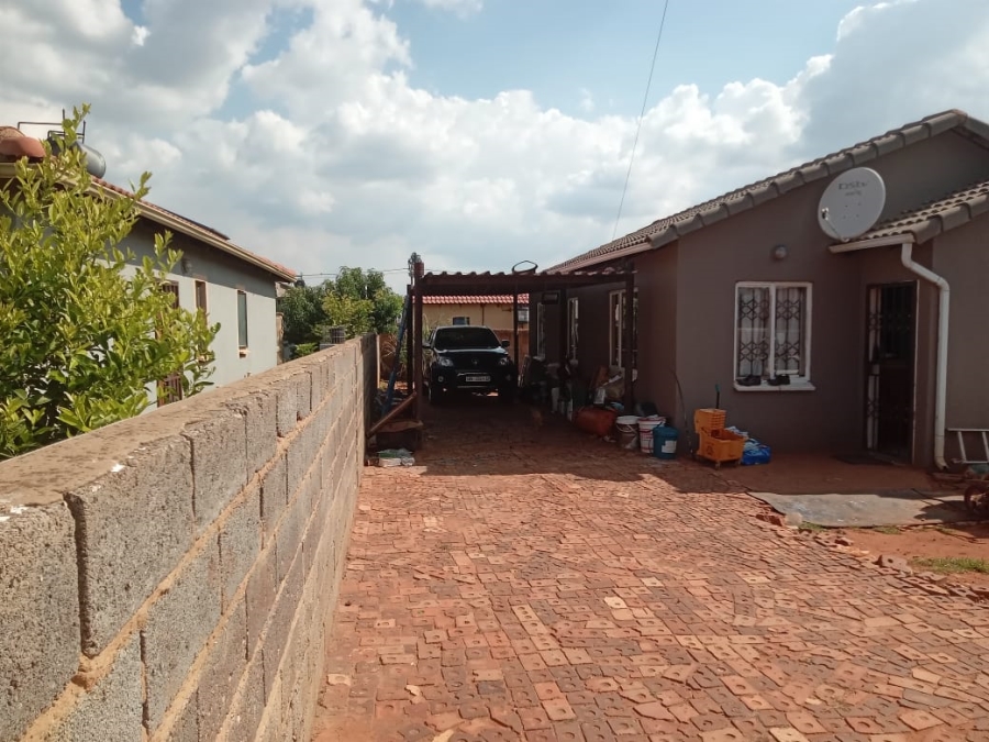 3 Bedroom Property for Sale in Protea Glen Gauteng