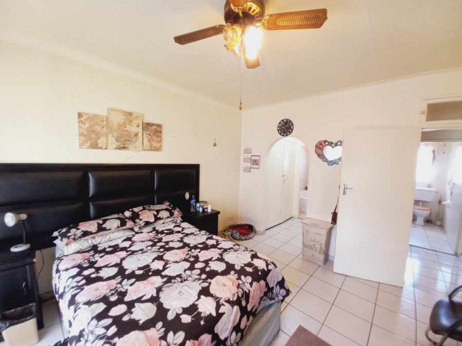 3 Bedroom Property for Sale in Rustivia Gauteng