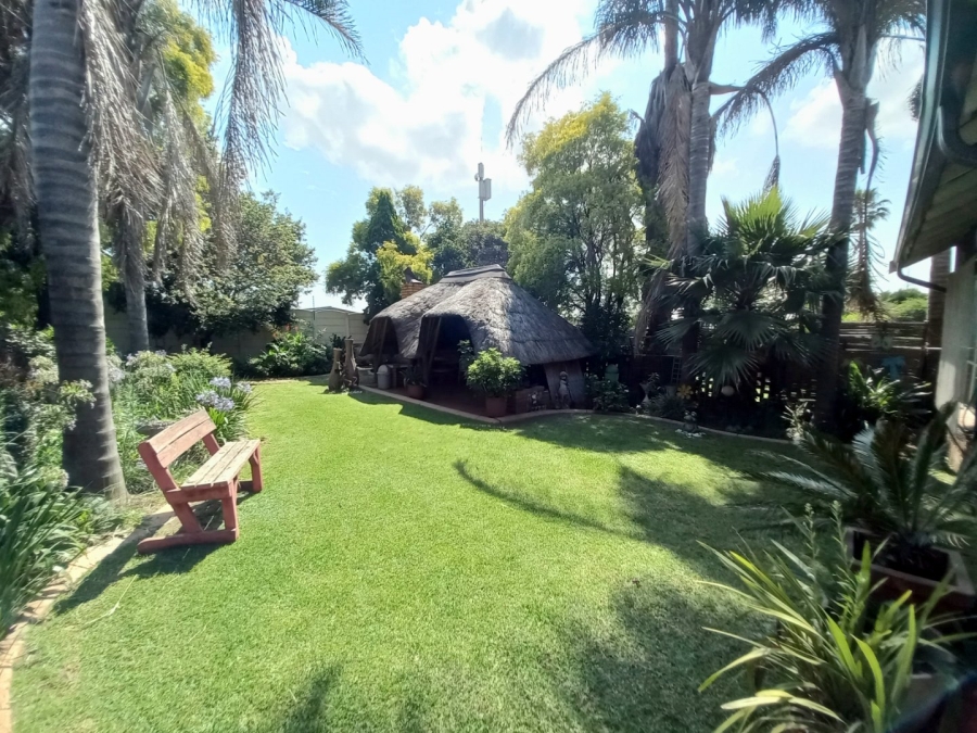 3 Bedroom Property for Sale in Rustivia Gauteng