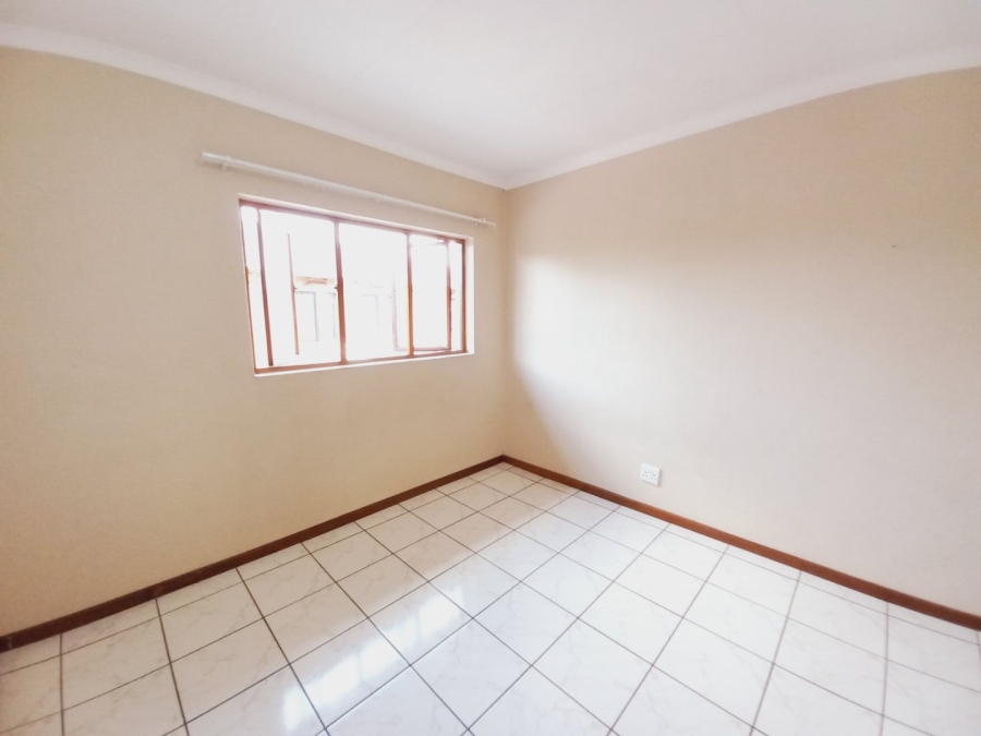 2 Bedroom Property for Sale in Buurendal Gauteng