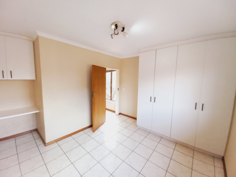 2 Bedroom Property for Sale in Buurendal Gauteng