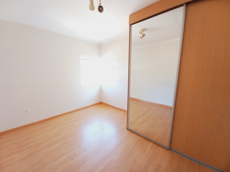 2 Bedroom Property for Sale in Wannenburghoogte Gauteng