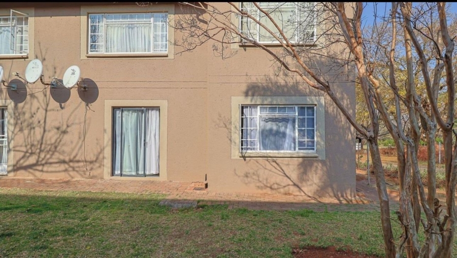 To Let 3 Bedroom Property for Rent in Die Hoewes Gauteng