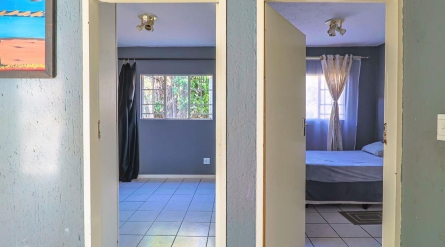 To Let 3 Bedroom Property for Rent in Die Hoewes Gauteng