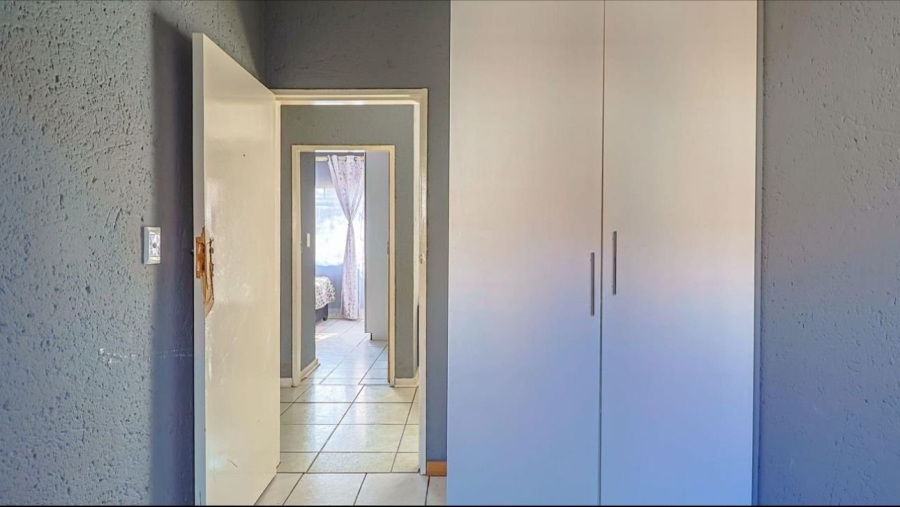 To Let 3 Bedroom Property for Rent in Die Hoewes Gauteng