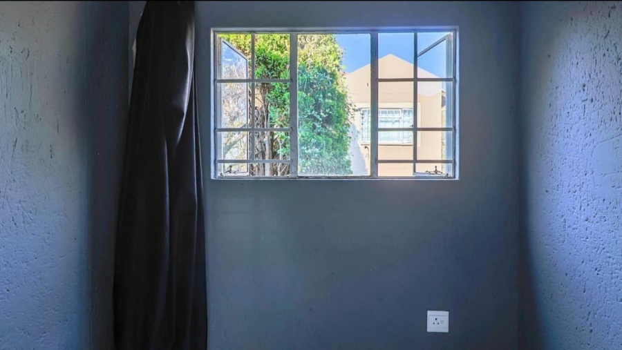 To Let 3 Bedroom Property for Rent in Die Hoewes Gauteng