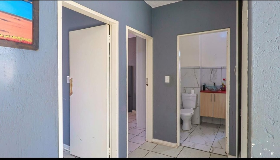 To Let 3 Bedroom Property for Rent in Die Hoewes Gauteng