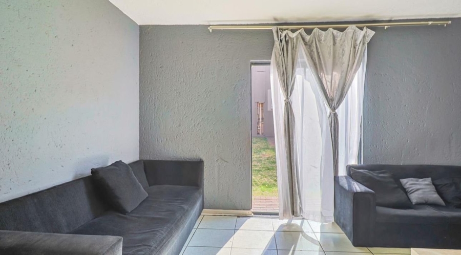 To Let 3 Bedroom Property for Rent in Die Hoewes Gauteng