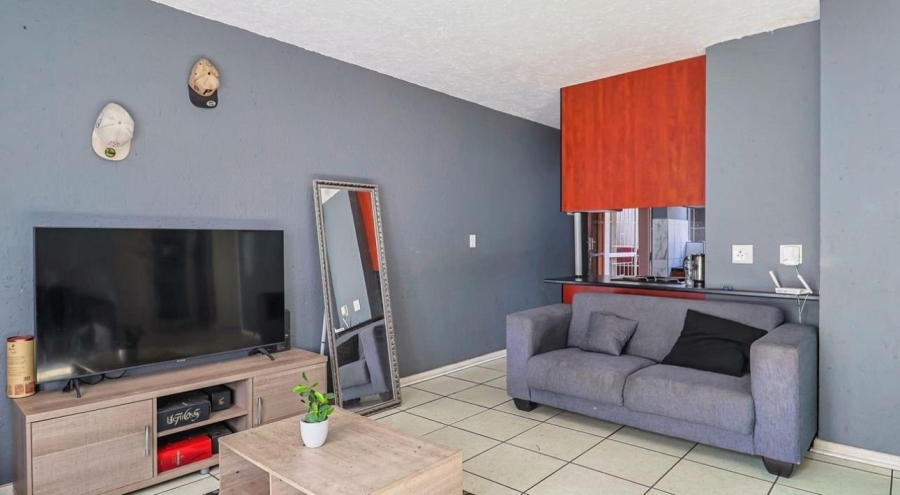 To Let 3 Bedroom Property for Rent in Die Hoewes Gauteng