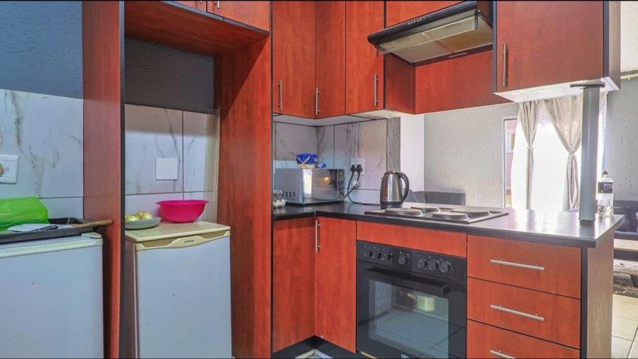 To Let 3 Bedroom Property for Rent in Die Hoewes Gauteng