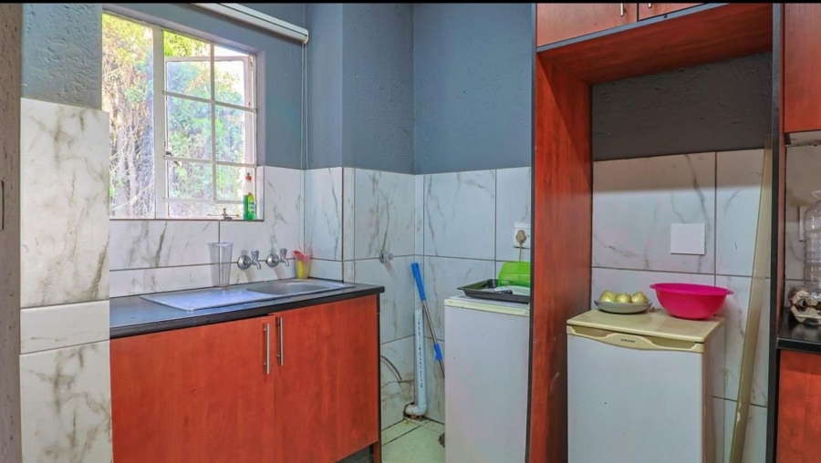 To Let 3 Bedroom Property for Rent in Die Hoewes Gauteng