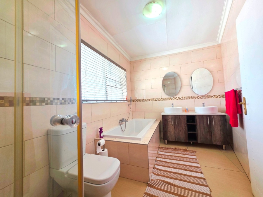 4 Bedroom Property for Sale in Meyersdal Gauteng