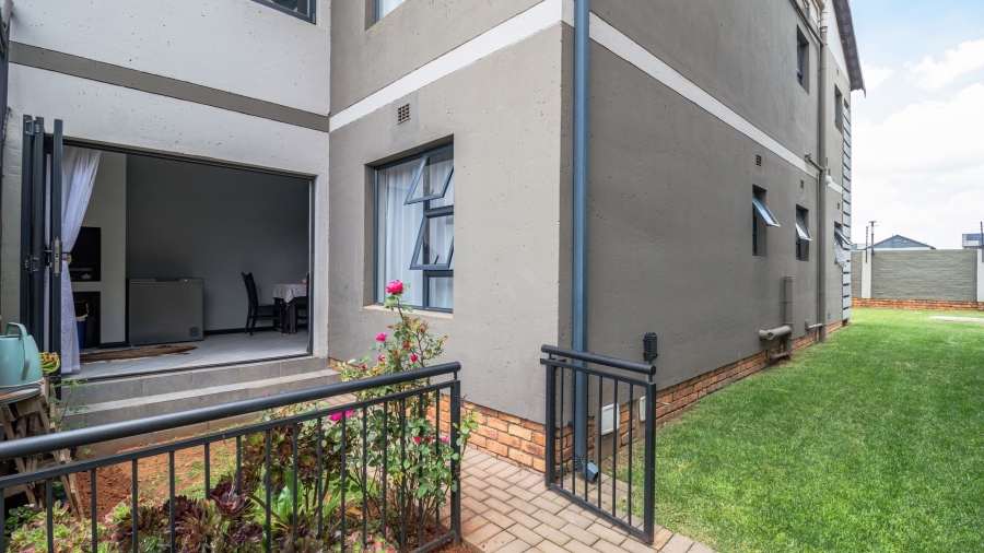 2 Bedroom Property for Sale in Norton Home Estate AH Gauteng