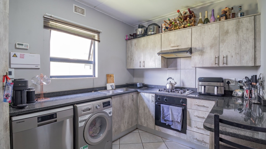 2 Bedroom Property for Sale in Norton Home Estate AH Gauteng