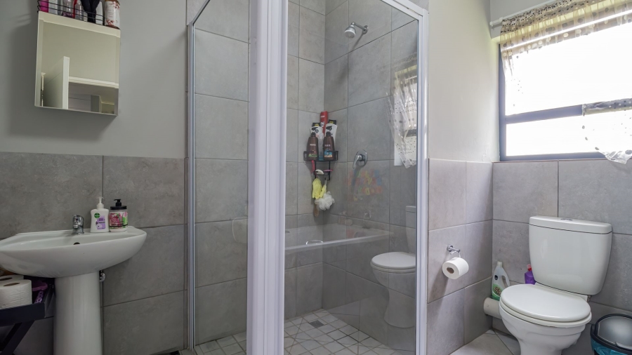 2 Bedroom Property for Sale in Norton Home Estate AH Gauteng