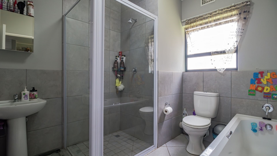 2 Bedroom Property for Sale in Norton Home Estate AH Gauteng