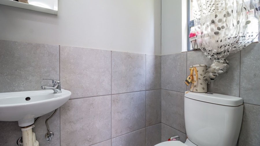 2 Bedroom Property for Sale in Norton Home Estate AH Gauteng