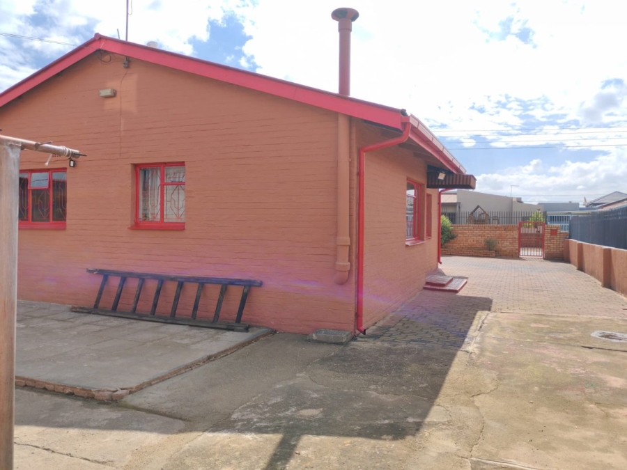 3 Bedroom Property for Sale in Lenasia Ext 5 Gauteng