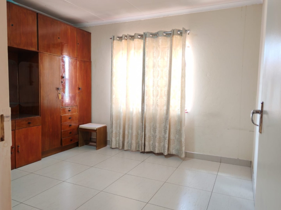 3 Bedroom Property for Sale in Lenasia Ext 5 Gauteng