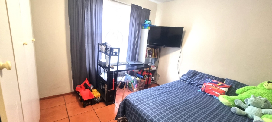 2 Bedroom Property for Sale in Glen Marais Gauteng