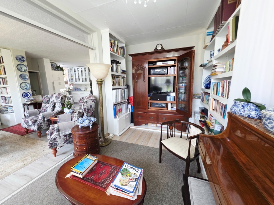 3 Bedroom Property for Sale in La Montagne Gauteng