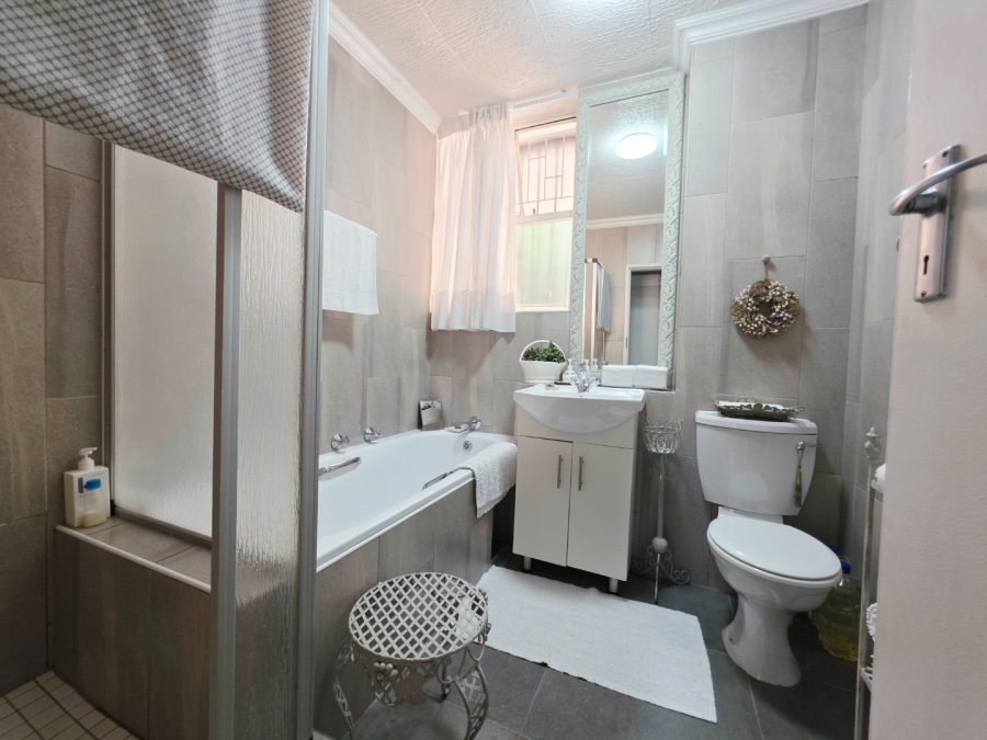 3 Bedroom Property for Sale in La Montagne Gauteng