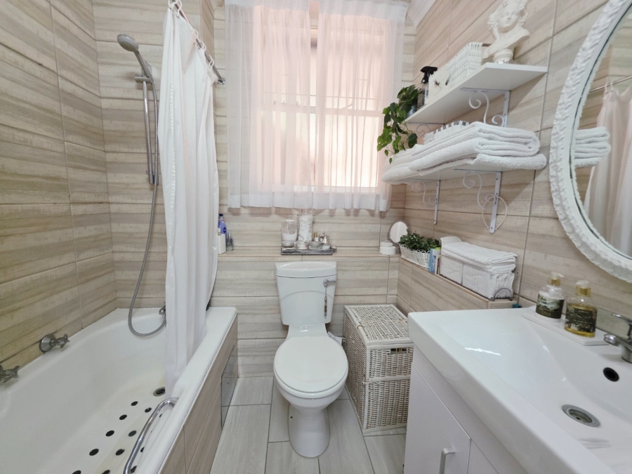 3 Bedroom Property for Sale in La Montagne Gauteng