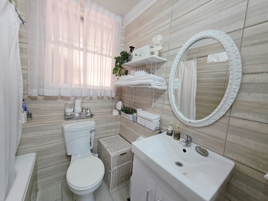 3 Bedroom Property for Sale in La Montagne Gauteng