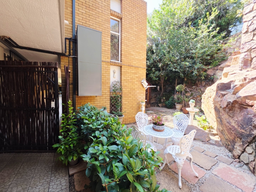 3 Bedroom Property for Sale in La Montagne Gauteng
