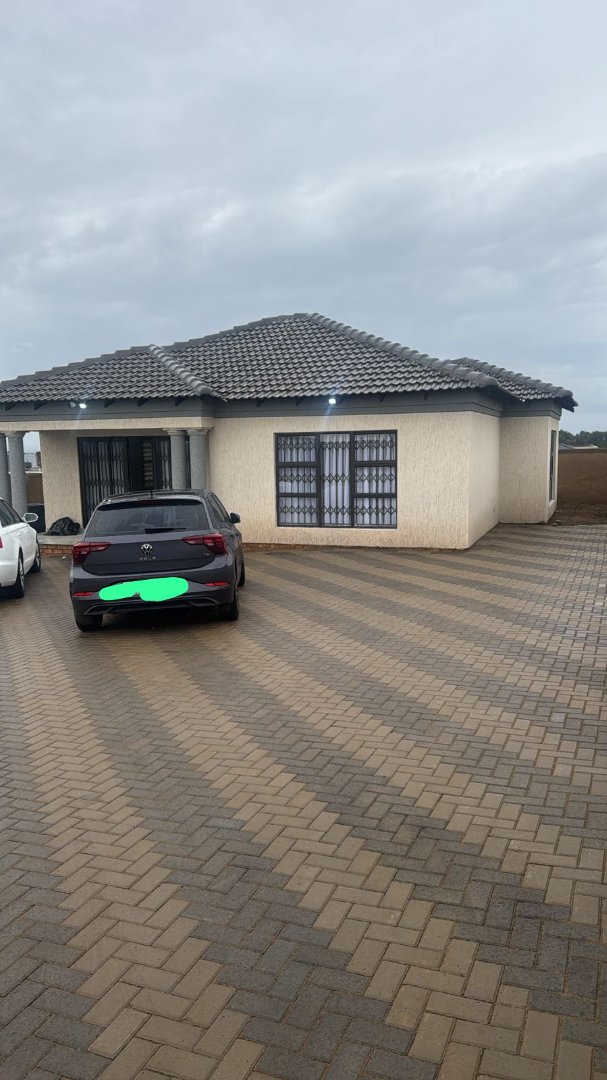 Bedroom Property for Sale in Mohlakeng Gauteng