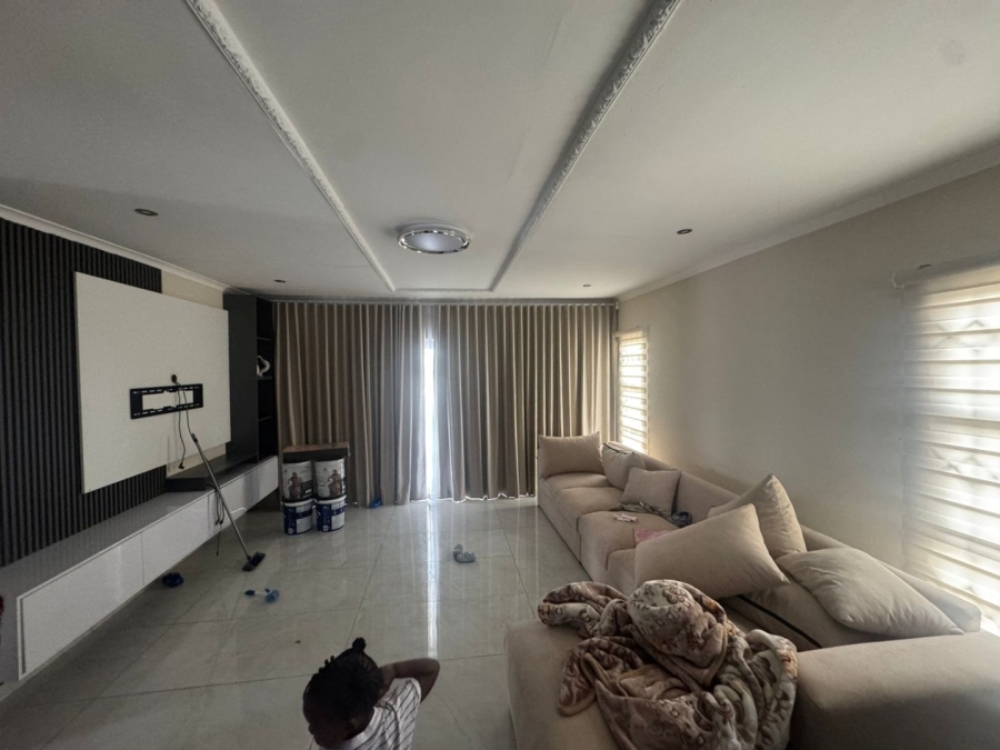  Bedroom Property for Sale in Mohlakeng Gauteng