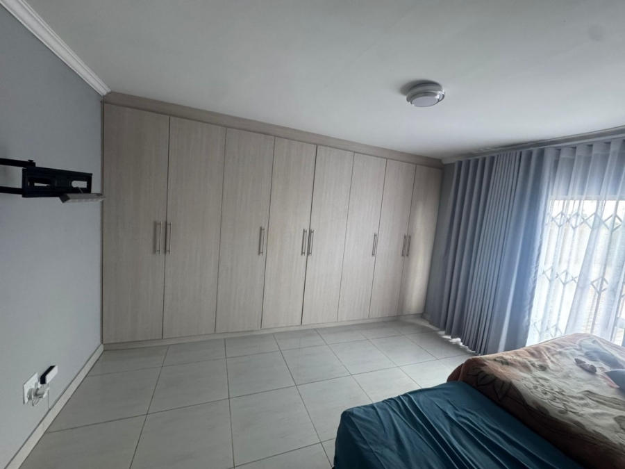  Bedroom Property for Sale in Mohlakeng Gauteng