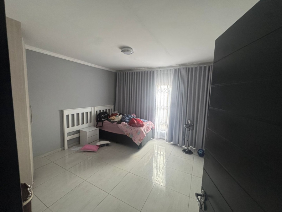  Bedroom Property for Sale in Mohlakeng Gauteng