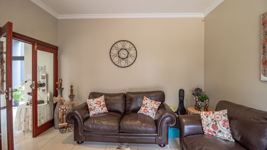 5 Bedroom Property for Sale in Serengeti Lifestyle Estate Gauteng