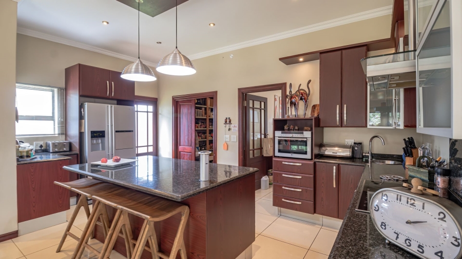 5 Bedroom Property for Sale in Serengeti Lifestyle Estate Gauteng