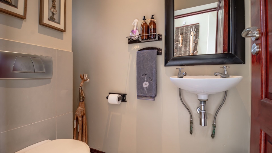 5 Bedroom Property for Sale in Serengeti Lifestyle Estate Gauteng