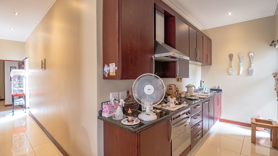 5 Bedroom Property for Sale in Serengeti Lifestyle Estate Gauteng