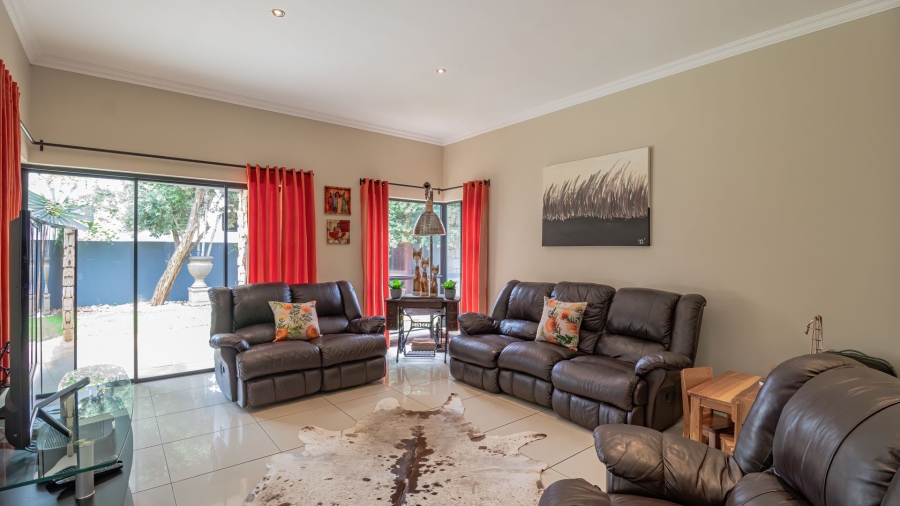 5 Bedroom Property for Sale in Serengeti Lifestyle Estate Gauteng