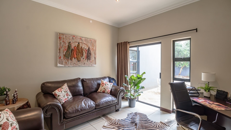 5 Bedroom Property for Sale in Serengeti Lifestyle Estate Gauteng